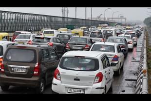 Cars in New Delhi. (Mohd Zakir/Hindustan Times via Getty Images)