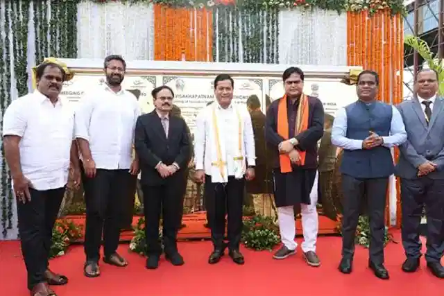 Sarbananda Sonowal Launches Capacity-Building Initiatives at Visakhapatnam Port (PIB)