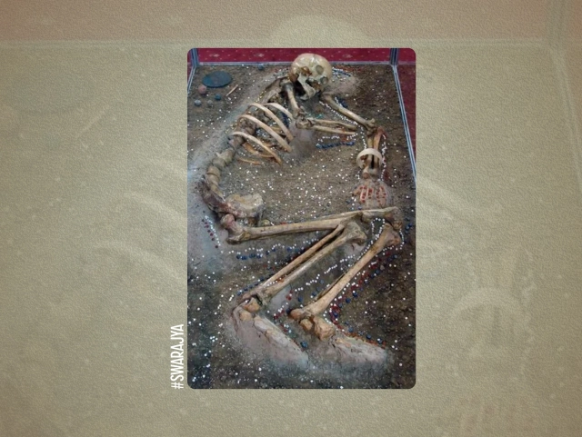 Sarazm burial with shell bangle. 