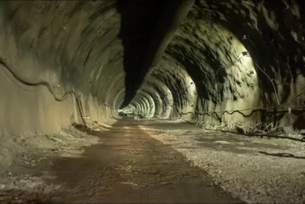 Picture of the undersea tunnel (PIB)