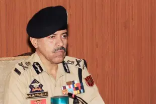 DGP Nalin Prabhat addresses media after major anti-terror success in Udhampur. (Pic Via X)