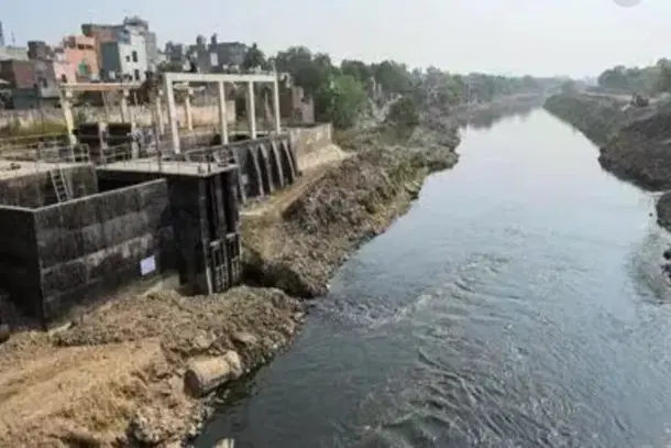 Toxic chemicals found in drains during Delhi pollution crackdown inspection. (Pic Via X)