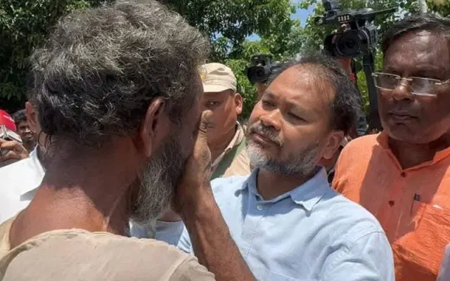 MLA Akhil Gogoi meets encroachers in Dhubri