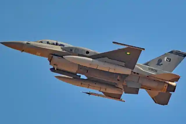 PAF F-16D (Pic Vai Wikipedia)