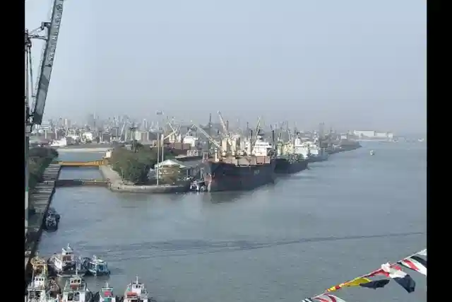 Mumbai Port (Robert Cutts/Flickr)