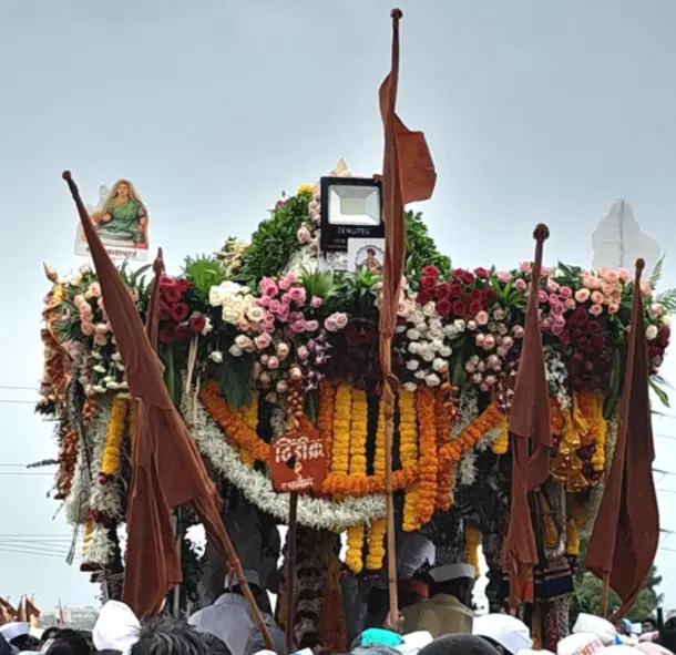 Chariot carrying sandals of Sant Dnyaneshvar Maharaj in vari of the year 2025.