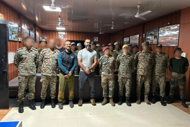 With the 12 Para Special Forces