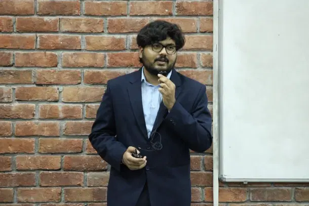 Achyut Tiwari, founder of Geoliquefy, speaking on AI and pavement engineering at Jaypee University