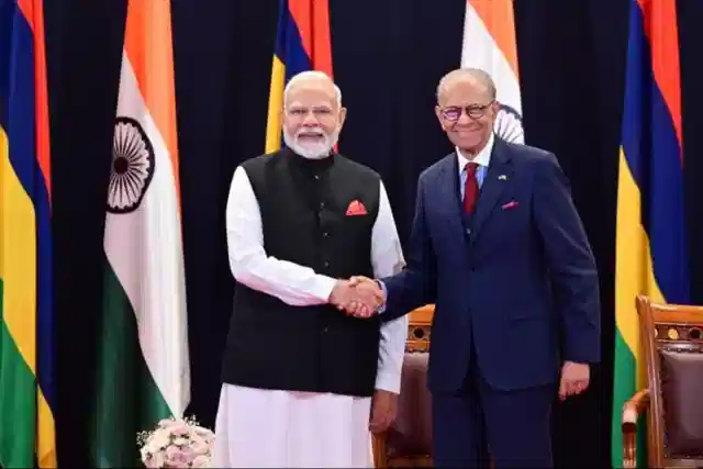 PM Narendra Modi with Mauritian PM, Navinchandra Ramgoolam
