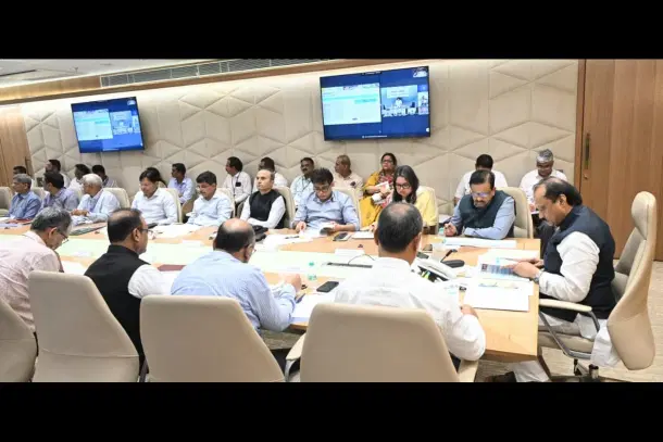 Chief Secretary Rajesh Kumar and senior officials from finance, public works, agriculture, planning, cooperation, Maharail, MahaMetro, PMRDA were present in the meeting