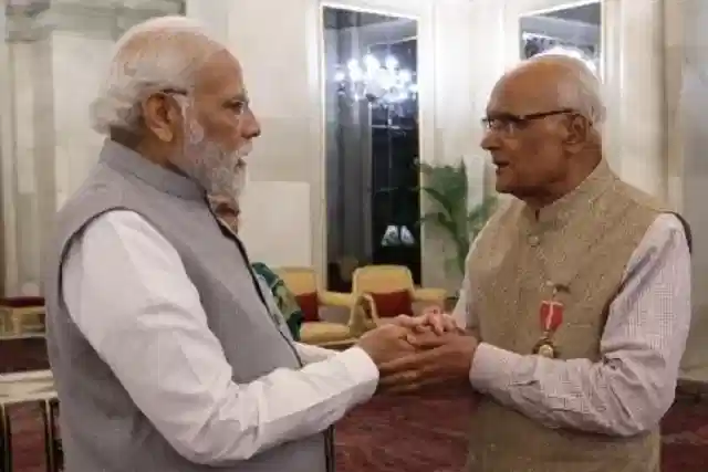 SL Bhyrappa With PM Modi