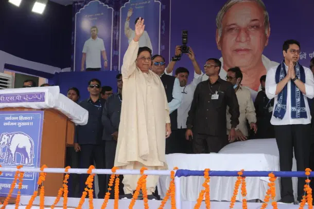 BSP chief Mayawati calling out the Samajwadi Party as “double‑faced” while thanking the BJP government for maintaining Dalit memorials (X)