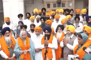 Sikh jatha leaving for Pak for Guru Nanak’s Birth Anniversary (ANI video screenshot)