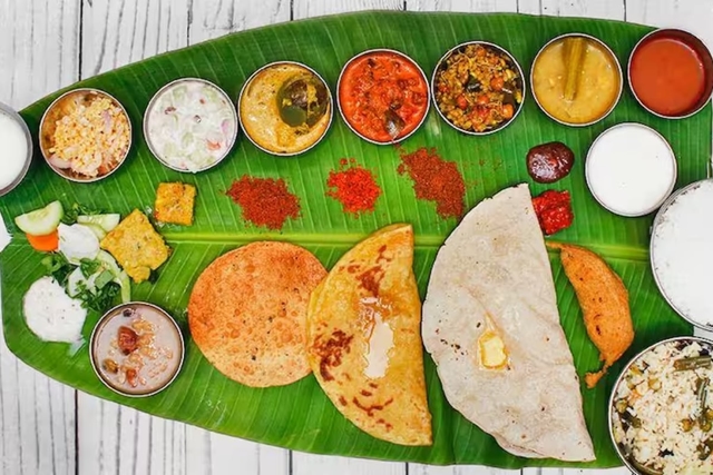 North Karnataka food at Basaweshwara Khanavalli.