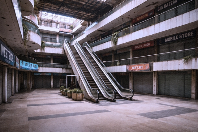 Ghost mall during slowdown