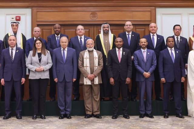 PM Modi with Arab League foreign ministers