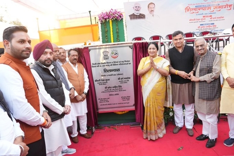 Rekha Gupta Launches Rs 1,075 Crore Road And Flood Control Projects To ...