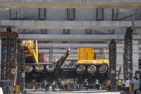 मुंबई के बीकेसी मेट्रो साइट पर क्रेन दुर्घटना से 12 घंटे से अधिक समय तक यातायात बाधित रहा