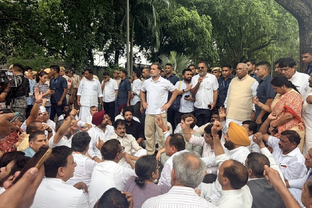 Rahul Gandhi Leads Congress March To PM Modi's Residence, Demands  Resignation Over Student "Brutality"